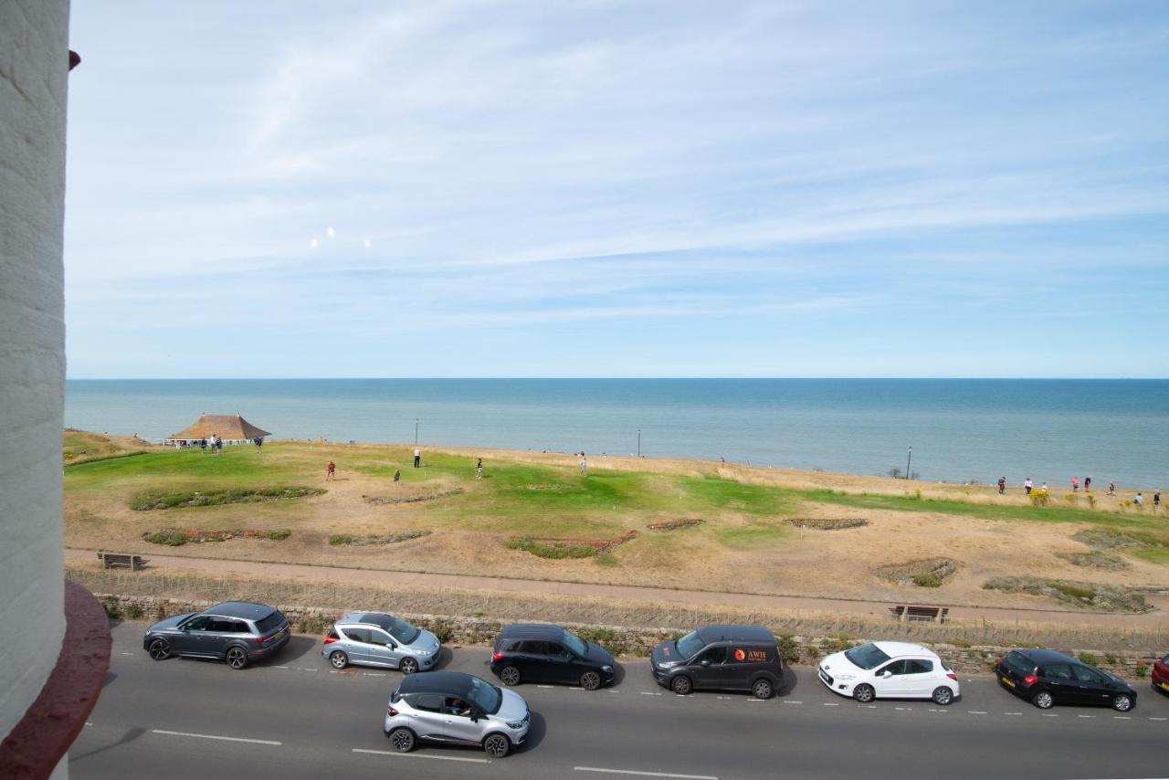 Cliftonville Hotel Cromer Exterior photo